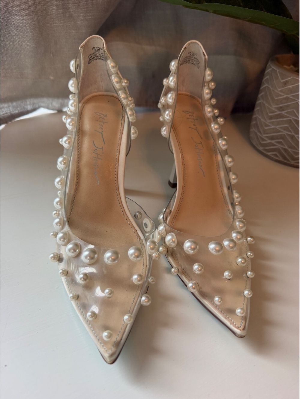 Betsey Johnson Halo Clear Pearl Heel - Picture 3 of 7